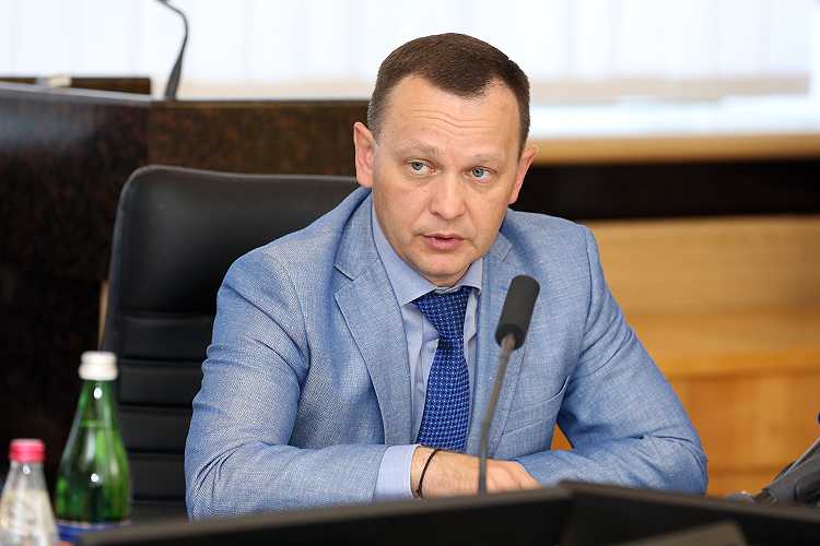 Ігор Купранець ― звільнений начальник Департаменту захисту економіки (його департамент раніше було ліквідовано).
