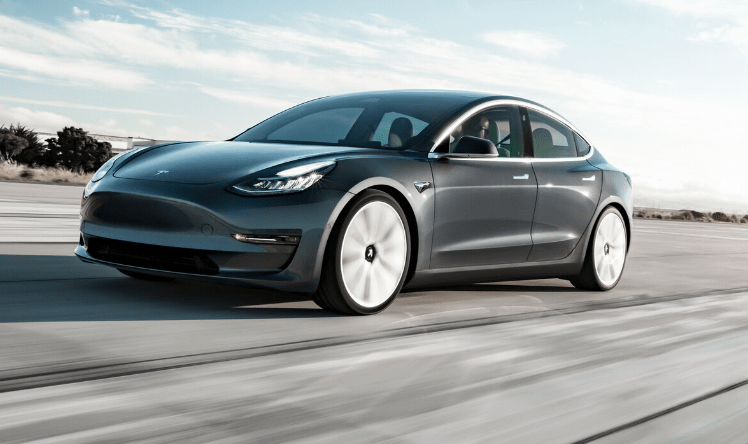 1 место в рейтинге самых продаваемых автомобилей в Европе за Tesla Model 3!