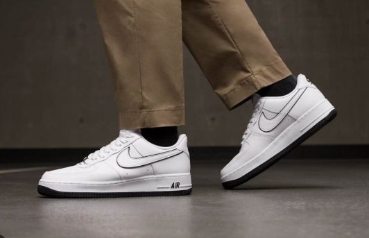 Модні чоловічі кросівки Nike для міського стилю